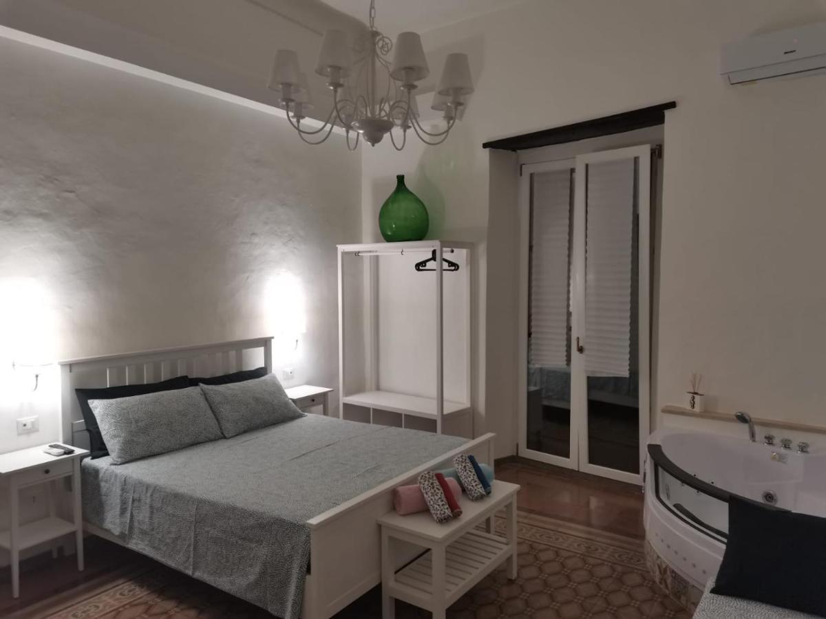 La Serva Padrona Taranto Bagian luar foto