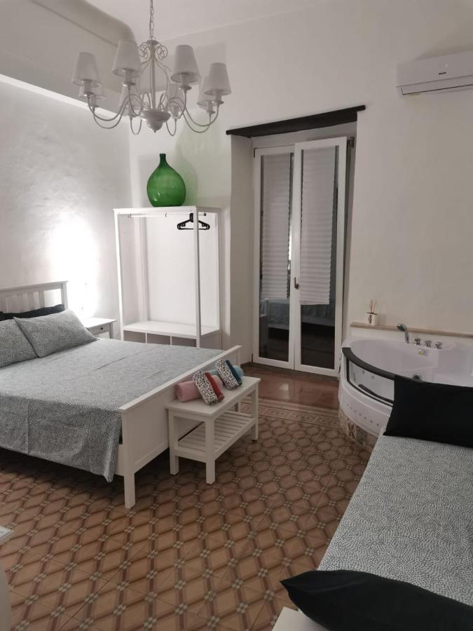 La Serva Padrona Taranto Bagian luar foto